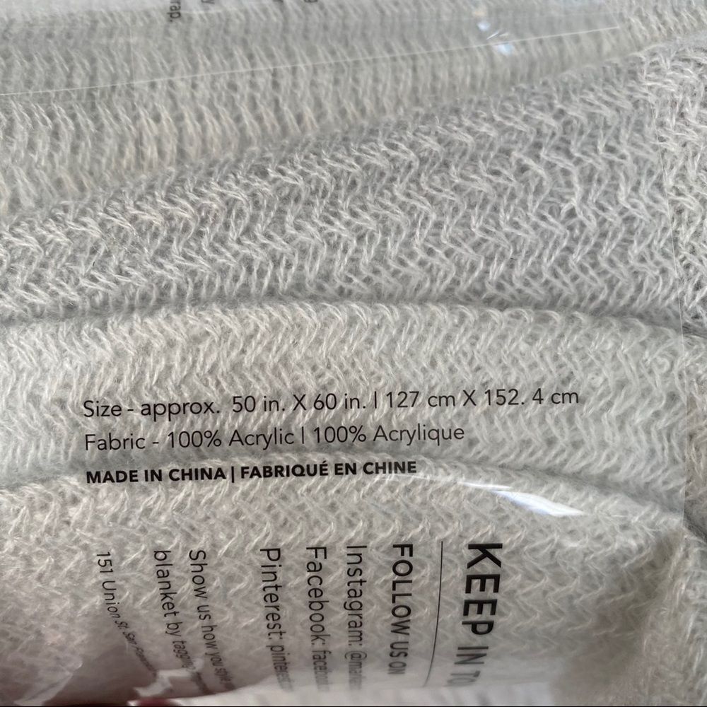 NEW! Mark & Graham gray throw - Picture 4 of 5
